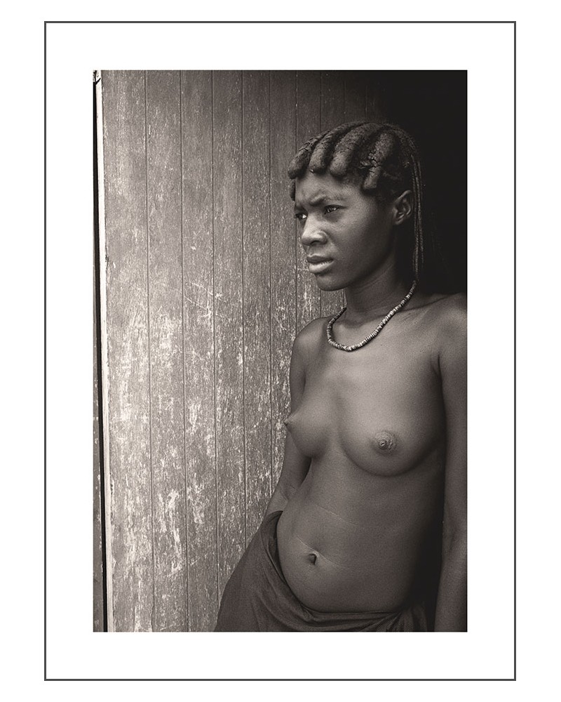 Mucawana et le deuil - photographie Jacques-Michel Coulandeau 
Jeune femme Mucawana en deuil