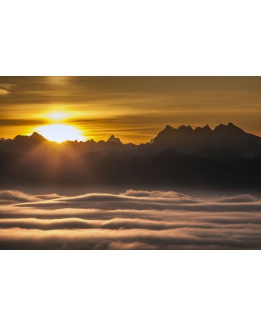 
Majestics - photographie Nicolas Gascard 

La Dent Blanche, le Servin et les Dents du Midi depuis les montagnes du Jura.